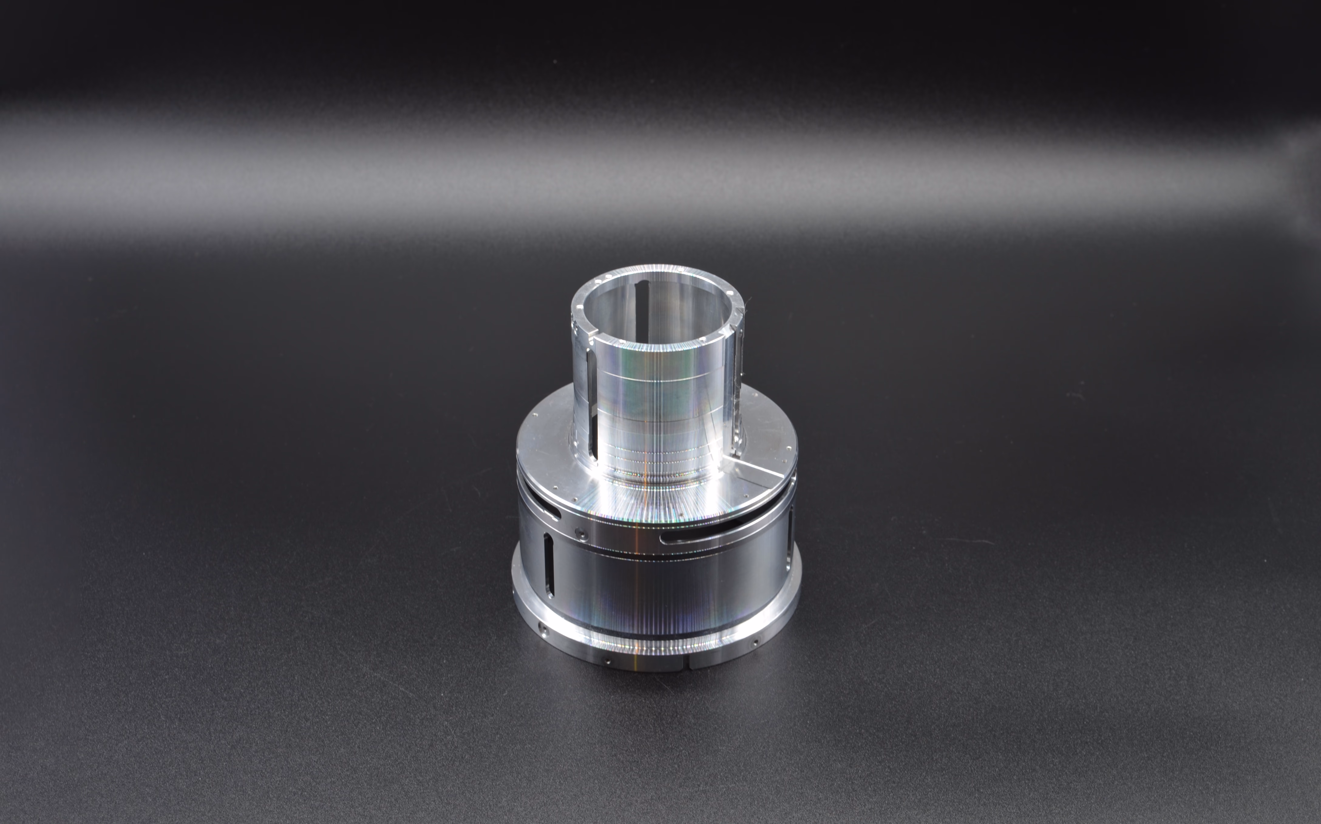 精密加工メタル円筒部品